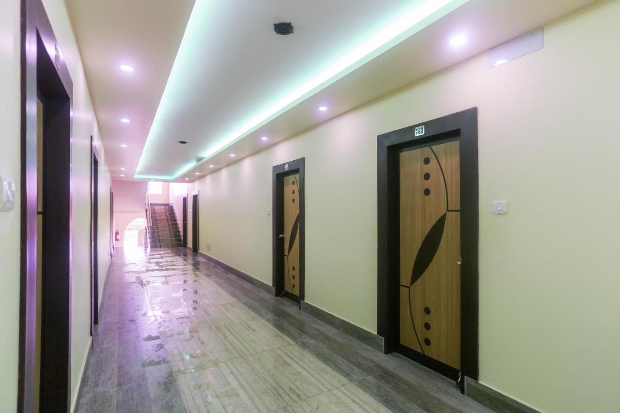 Oyo 60771 New Puri Hotel Ngoại thất bức ảnh